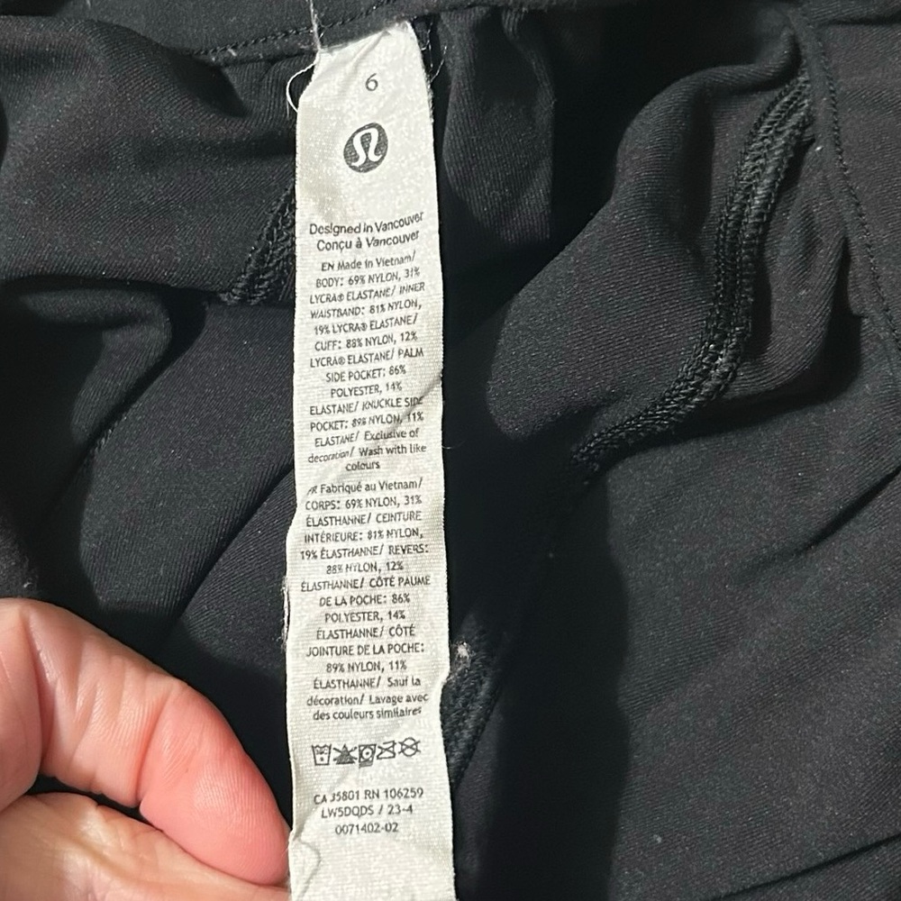 Lululemon Black Jogger Pants Size 6 Athletic Drawstring Lightweight - Picture 2 of 9